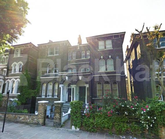 			CAMDEN SQUARE!!, 2 Bedroom, 1 bath, 1 reception Flat			 South Villas, CAMDEN SQUARE